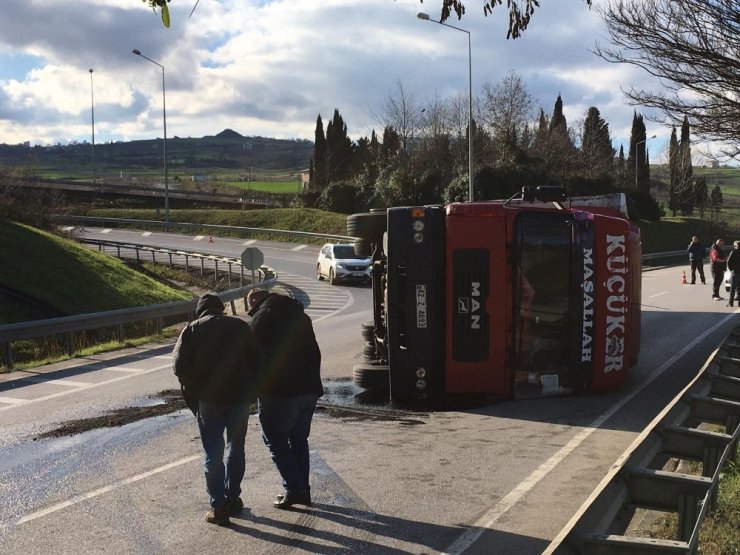 Samsun’da tır kazası ucuz atlatıldı