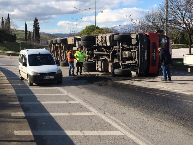 Samsun’da tır kazası ucuz atlatıldı