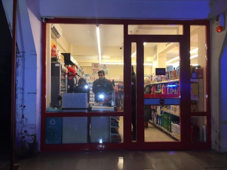 Ümraniye’de silahlı market soygunu