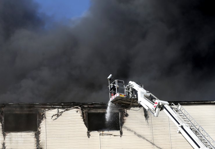 GÜNCELLEME 2 - Başakşehir'de iş yeri yangını