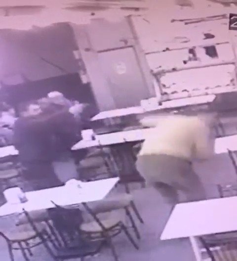 Park ederken başka araca sürttü, çıkan kavgada iki kişiyi vurdu