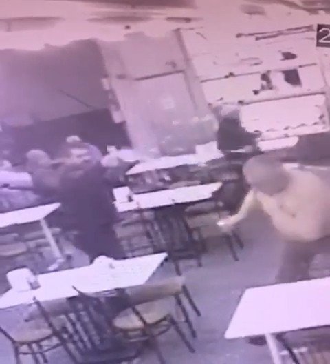 Park ederken başka araca sürttü, çıkan kavgada iki kişiyi vurdu