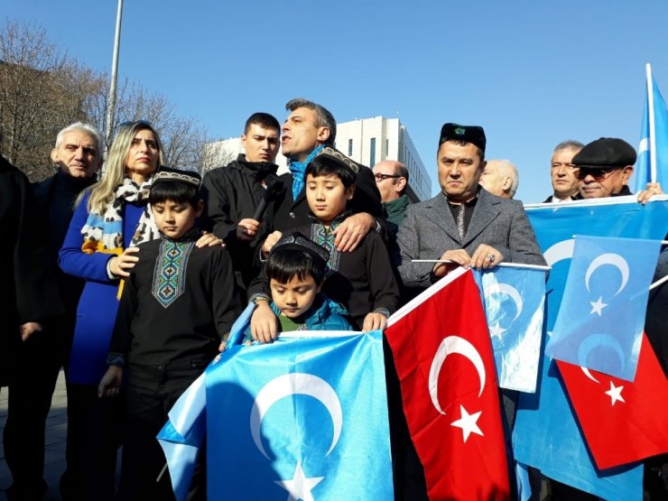 Kızılay Meydanı’nda Uygur Türklerine destek eylemi