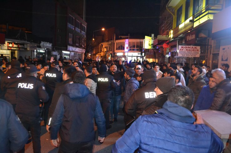 Lüleburgaz'da çıkan silahlı kavgada 1'i polis 2 kişi yaralandı