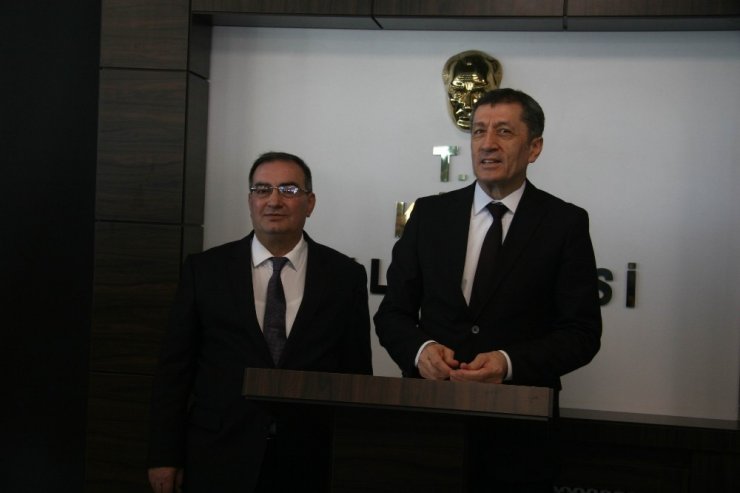 Milli Eğitim Bakanı Selçuk Kilis’te Eğitim alanlarını gezdi