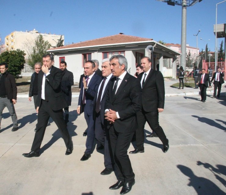 Milli Eğitim Bakanı Selçuk Kilis’te Eğitim alanlarını gezdi