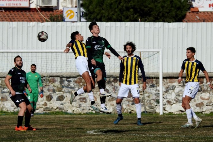 Alaçatıspor maç fazlasıyla lider