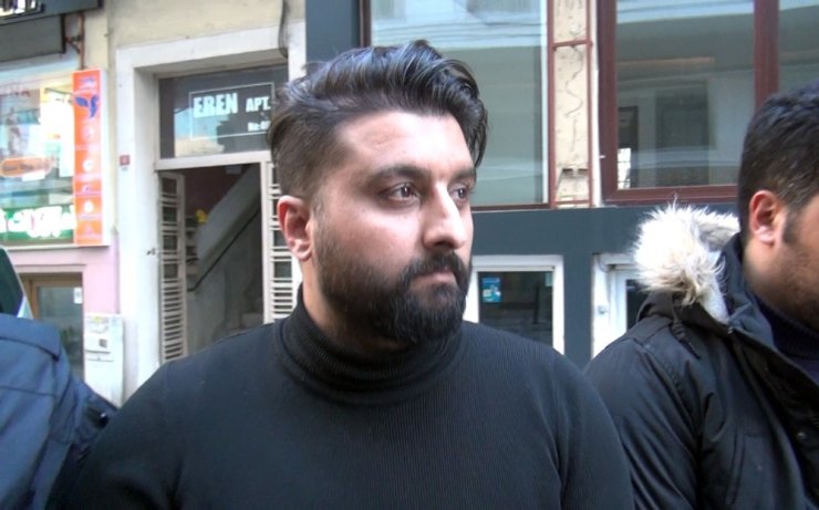 Taksim’de turistler birbirine girdi: 2 kişi bıçaklandı