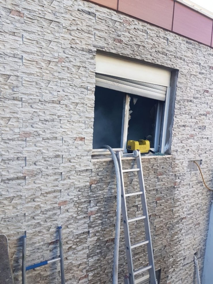Kuşadası’nda ev yangını