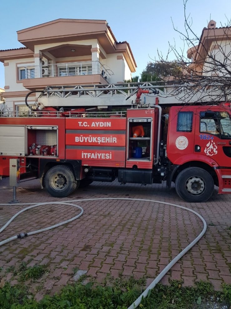 Kuşadası’nda ev yangını
