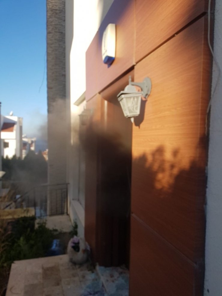 Kuşadası’nda ev yangını