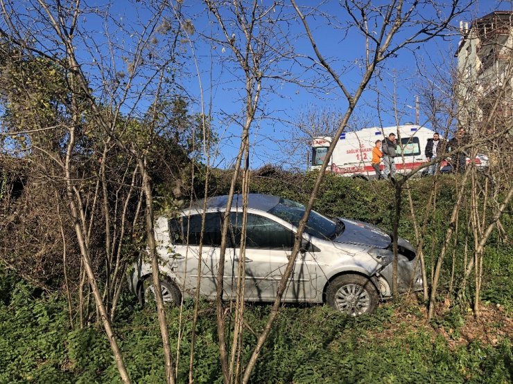 Yoldan çıkan otomobil fındık tarlasına uçtu: 1 yaralı