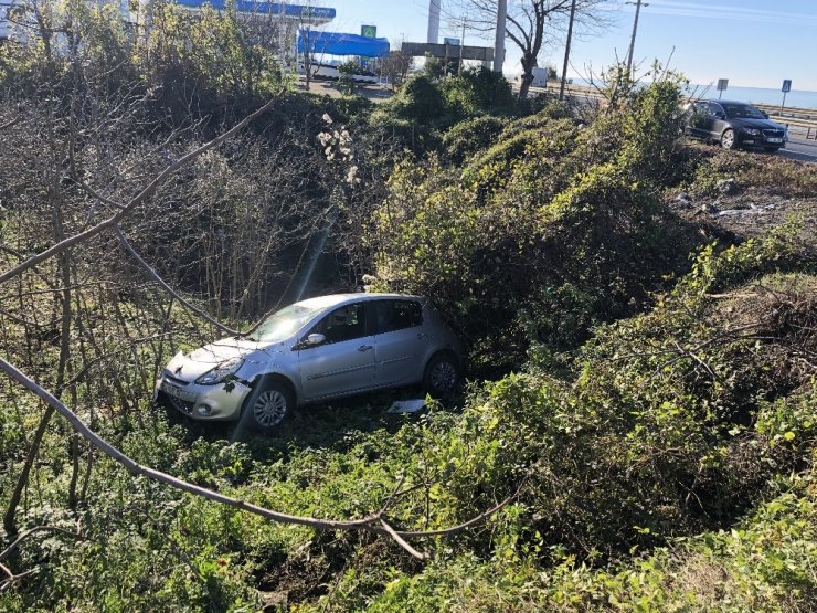 Yoldan çıkan otomobil fındık tarlasına uçtu: 1 yaralı