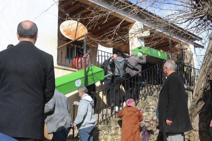 Engelli aileyi ölüm ayırdı