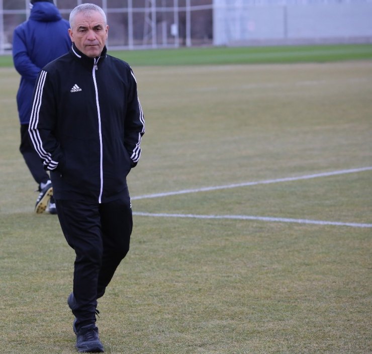 Rıza Çalımbay: "İki oyuncu daha alacağız"