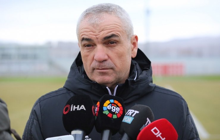 Rıza Çalımbay: "İki oyuncu daha alacağız"