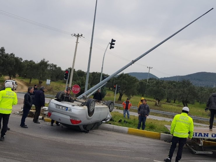 Burhaniye’de iki otomobil çarpıştı: 5 yaralı