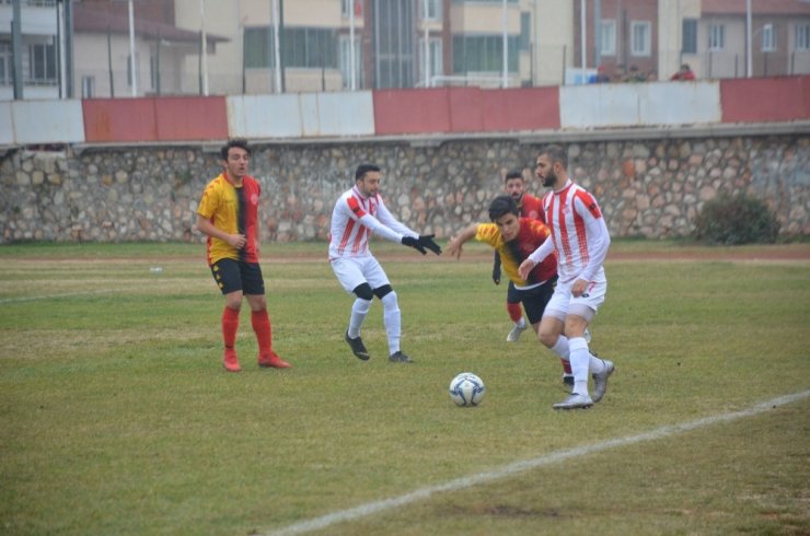 Bilecik derbisinin kazanını Bilecikspor oldu