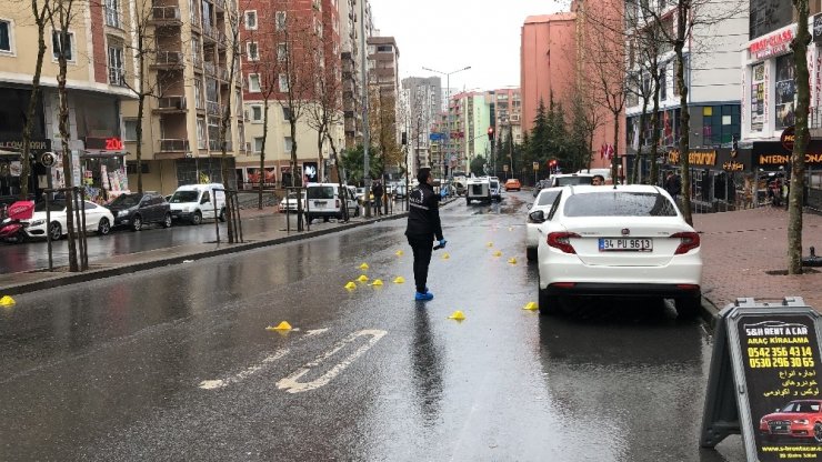 Esenyurt’ta sokak ortasında dehşet saçtılar