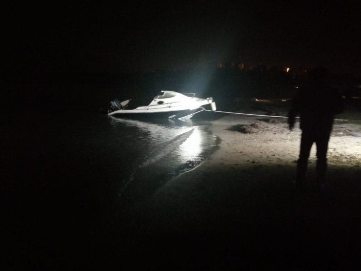 Çeşme’de kaçakları taşıyan tekne battı: 8’i çocuk 11 ölü