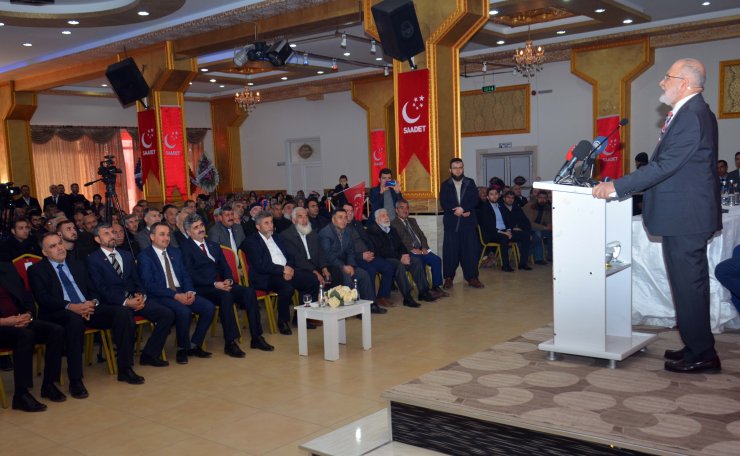 Karamollaoğlu, Kahramanmaraş'ta partisinin ilçe kongresinde konuştu: