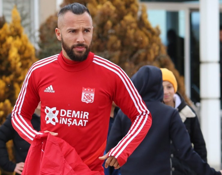 Rıza Çalımbay: "İki oyuncu daha alacağız"