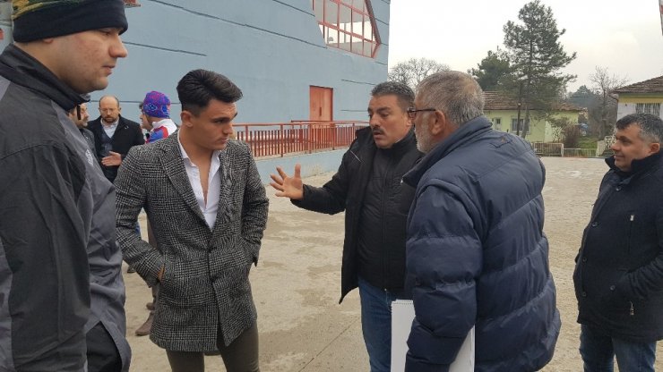 Kulüp başkanı ve futbolcu babası arasında maç sonrası gerginlik