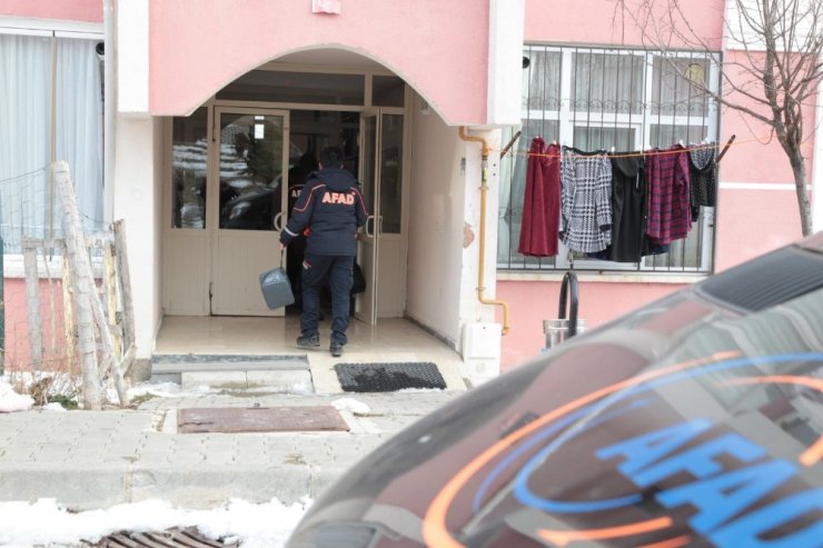 İnternetten aldığı siyanür katkılı ilaçla intihara kalkıştı