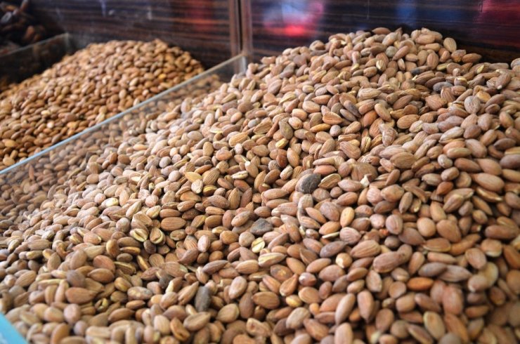 Kayısı çekirdeği, ABD’nin bademine rakip