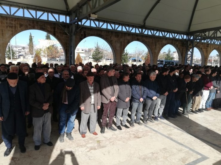 Hayatını kaybeden anne ve kızı yan yana defnedildi