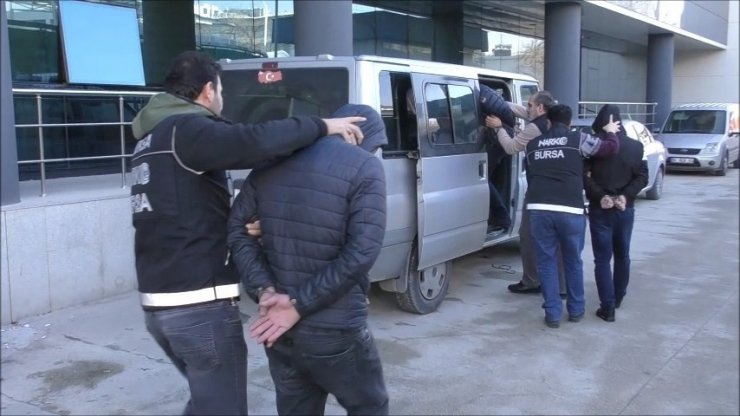 Narkotik operasyonunda 2 kilogram uyuşturucu ele geçirildi