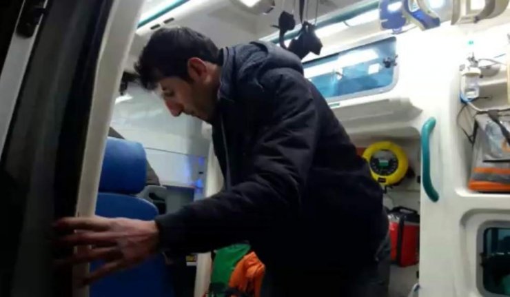 Düşerek yaralanan öğretmen yolun açılmasıyla hastaneye kaldırıldı