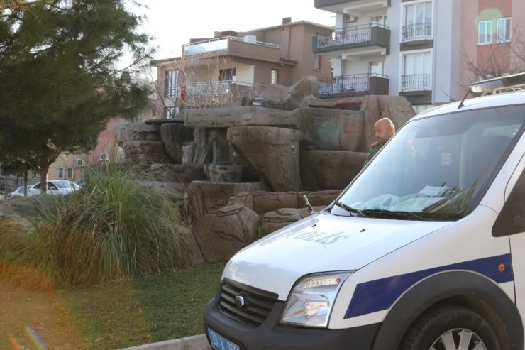 İki gündür kayıp olan 18 yaşındaki genç parkta ölü bulundu
