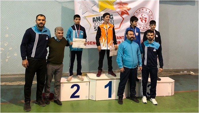 Eyyübiyeli gençlerden üstün başarı