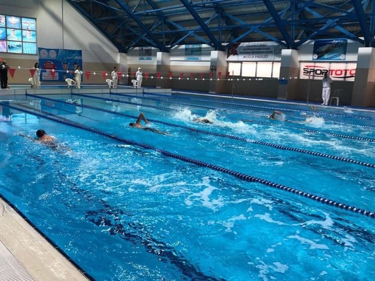 Gençlik ve Spor İl Müdürlüğü özel sporcusu yüzme yarışlarında birinci oldu