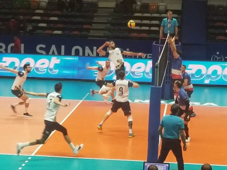 Haliliye ekibi Efeler Ligi yolunda engel tanımıyor