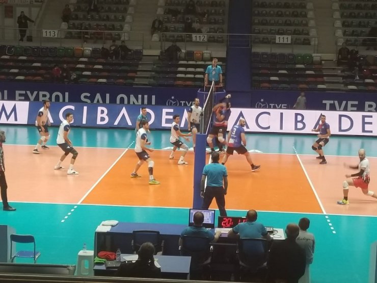 Haliliye ekibi Efeler Ligi yolunda engel tanımıyor