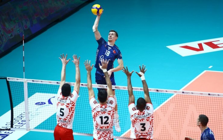 Halkbanklı voleybolcu Dmitrii Bahov: "İkinci devrede çok daha fazla çalışacağız"