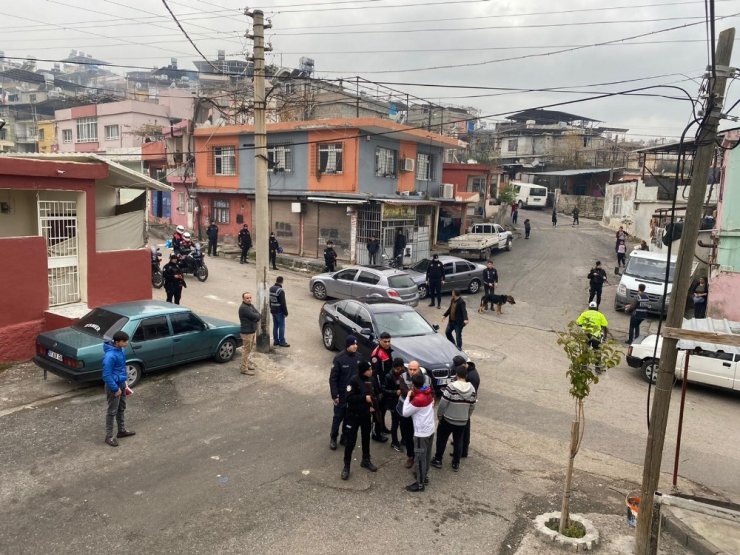 Hatay’da K9 köpekleriyle uyuşturucu uygulaması