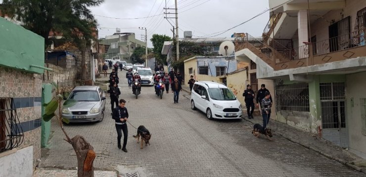 Hatay’da K9 köpekleriyle uyuşturucu uygulaması