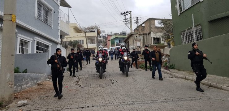 Hatay’da K9 köpekleriyle uyuşturucu uygulaması