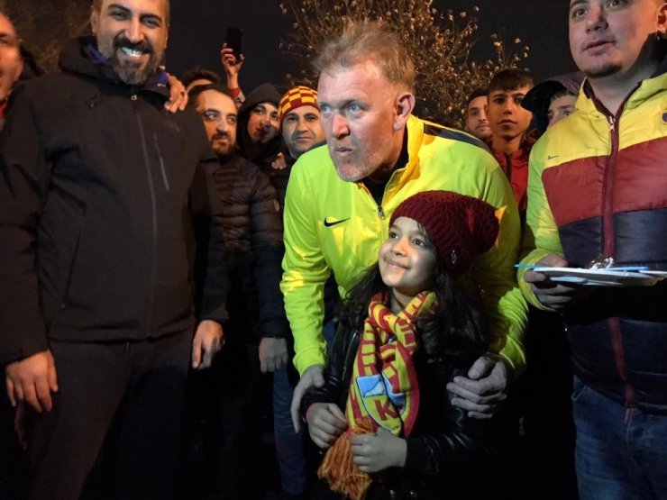 Prosinecki’ye coşkulu karşılama
