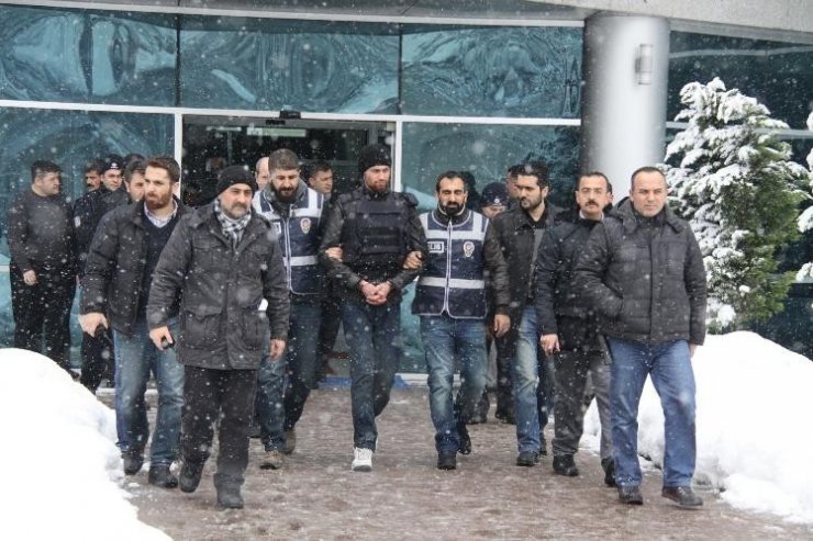 İnegöl’de kalaşnikoflu cinayet sanıklarına savcı ağırlaştırılmış müebbet istedi