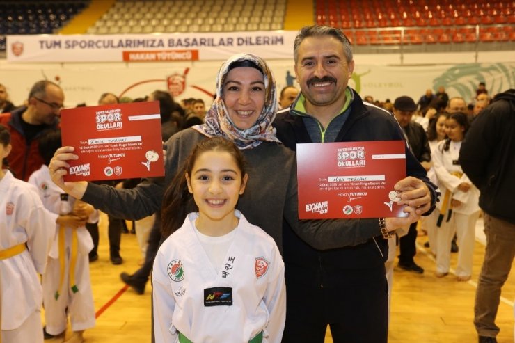 ‘Eyvah! Ringde Babam Var’ etkinliğinde babalar çocuklarıyla ringe çıktı