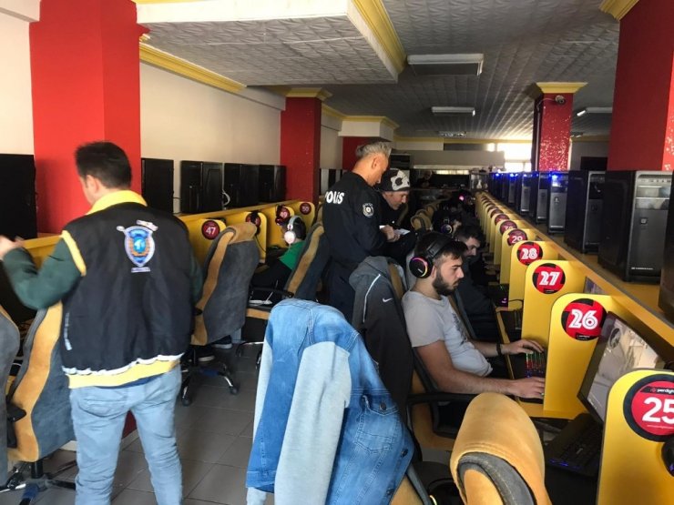 Polis okullar çevresinde kuş uçurtmuyor