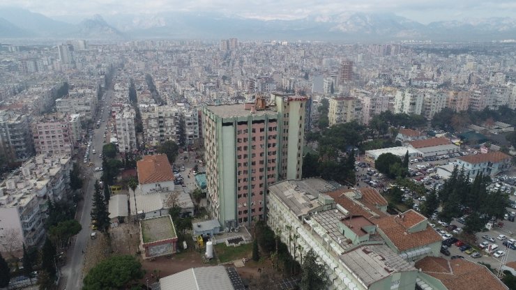 Atatürk Devlet Hastanesi’nin yıkılıp yerine 300 yataklı otel konforundaki hastane yapılacak