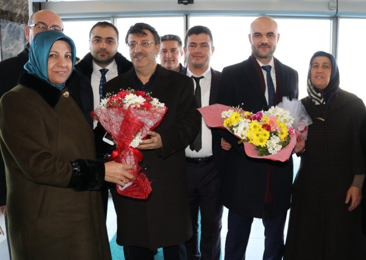 AK Parti ilçe başkanlarına coşkulu karşılama