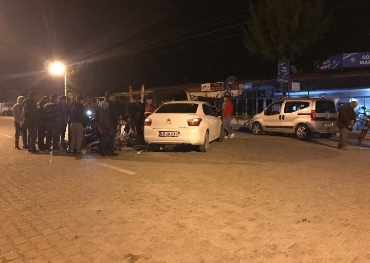Motosiklet ile otomobil çarpıştı: 1 yaralı