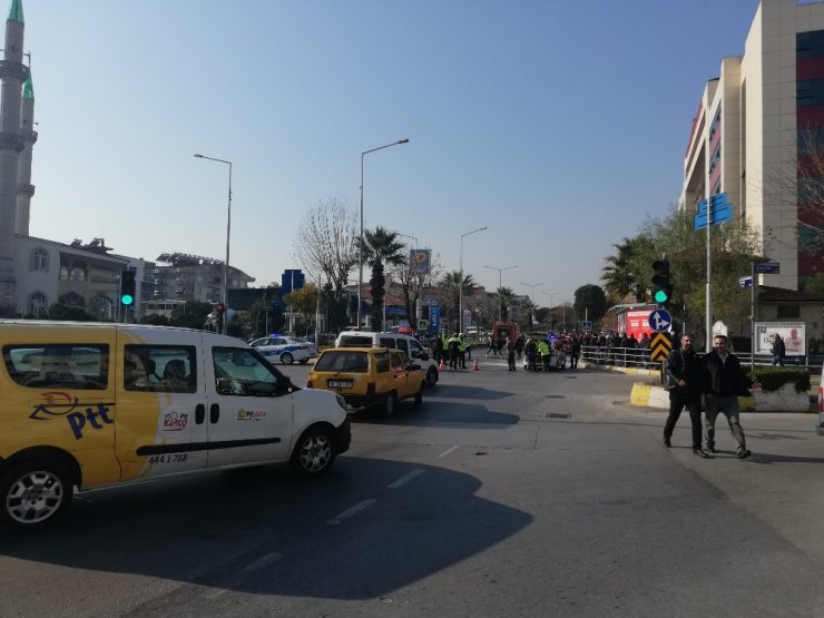 Kazaya karışan araçlardan biri alev aldı: 2 yaralı