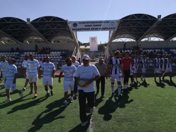 Başakpınar’ın merhum spor adamları anıldı